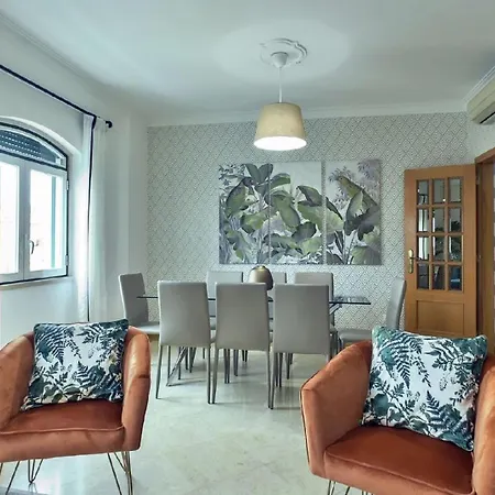 Zentrale Wohnung In Lissabon דירה
