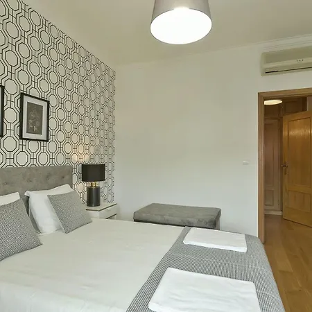 Zentrale Wohnung In Lissabon דירה